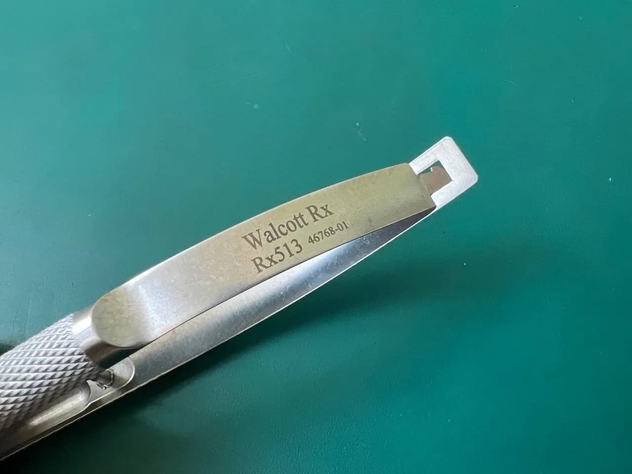 Голкотримач Walcott Rx513 Barraquer, делікатний вигнутий, гладкі губки 9mm