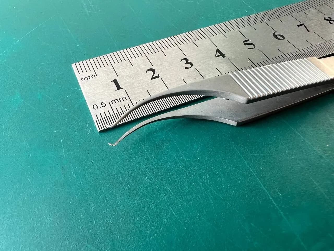 Пінцет рогівковий Colibri Walcott Rx230