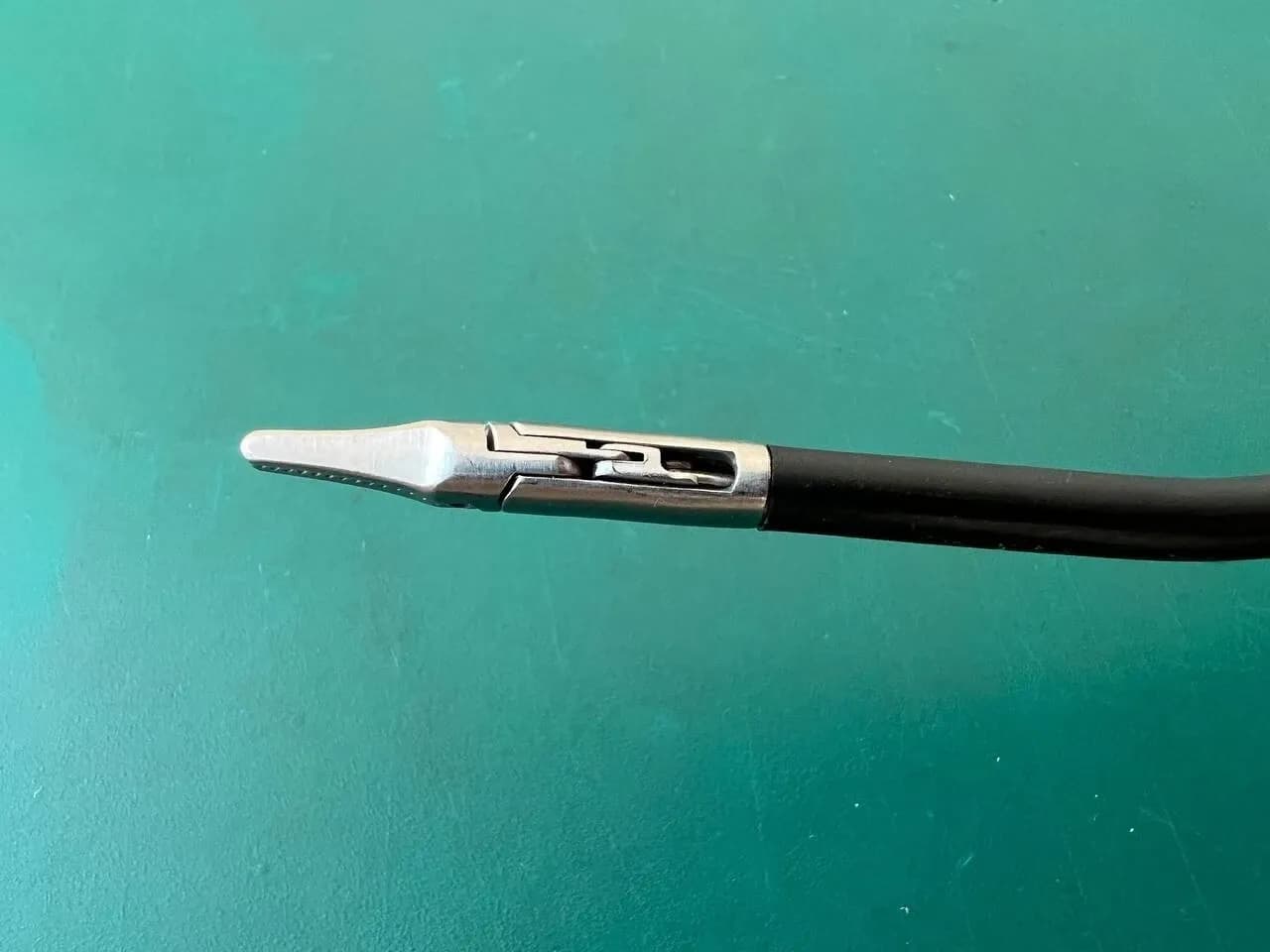 Ендоскопічний затискач Elmed 38-5093, обертовий, вигнутий вліво
