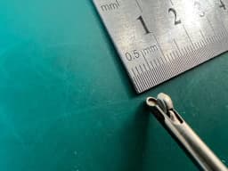 Артроскопічний висікач із відсмоктуванням Dyonics 2707 3.4mm 9 1/2″