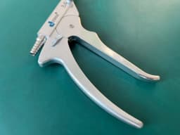 Артроскопічний висікач із відсмоктуванням Dyonics 2707 3.4mm 9 1/2″