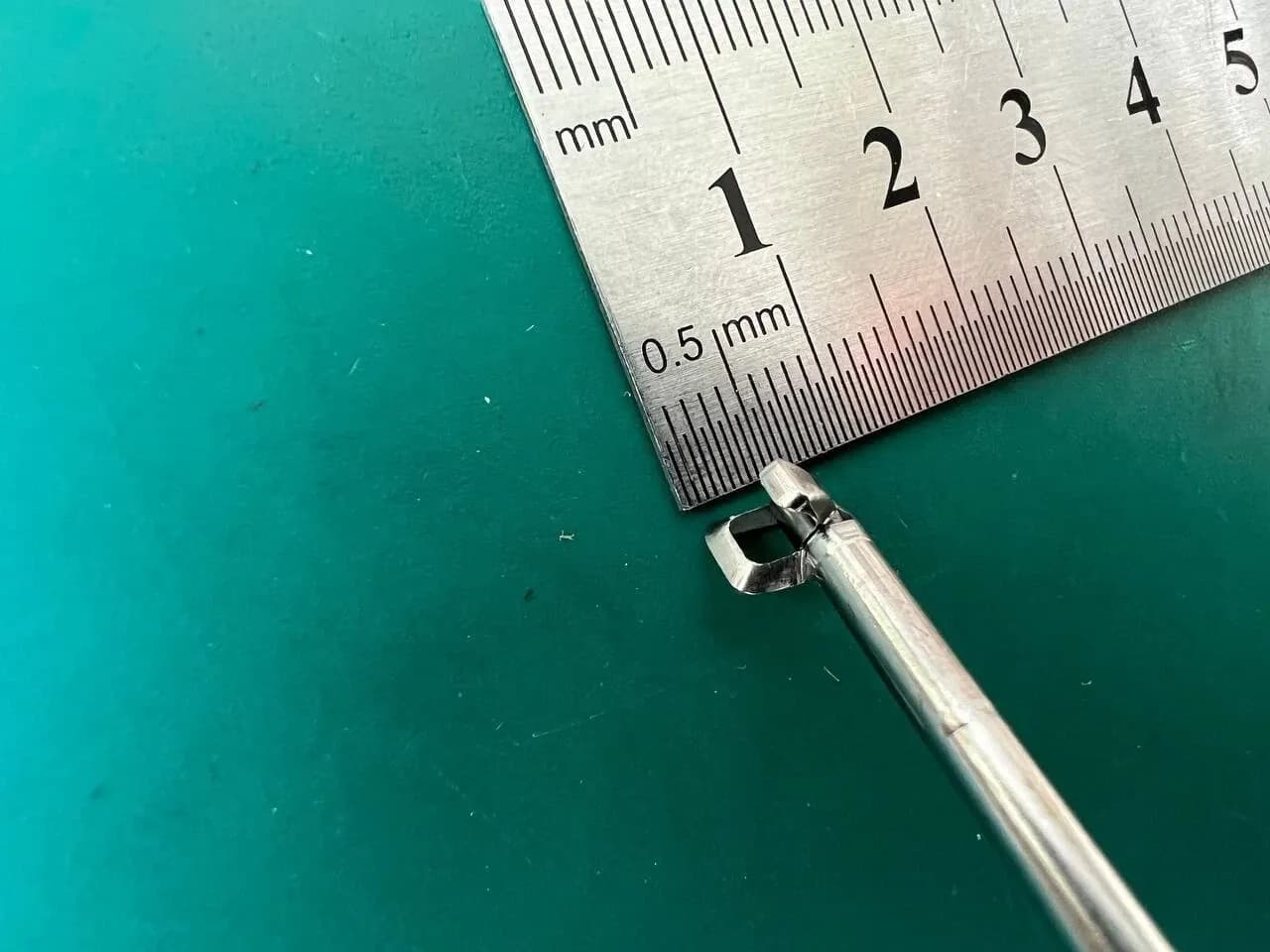 Комплект із 2 висікачів Dyonics Proline 3.0mm Sidebiter, лівий 7204733 та правий 7204732