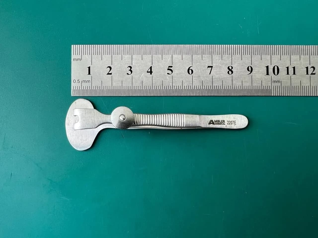 Пінцет для повік Erhardt Ambler Surgical 2207E, 14.0mm