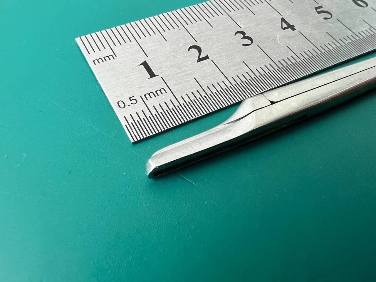 Затискач турбінатний Miltex 20-630 STRUYKEN, стрижень 4-1/2″ (11.4 cm), захват 1 x 15 mm
