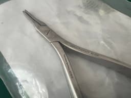 MILTEX 40-235 PLATYPUS Nail Pulling Forceps 140mm Narrow Jaws, 4.2 mm wide
