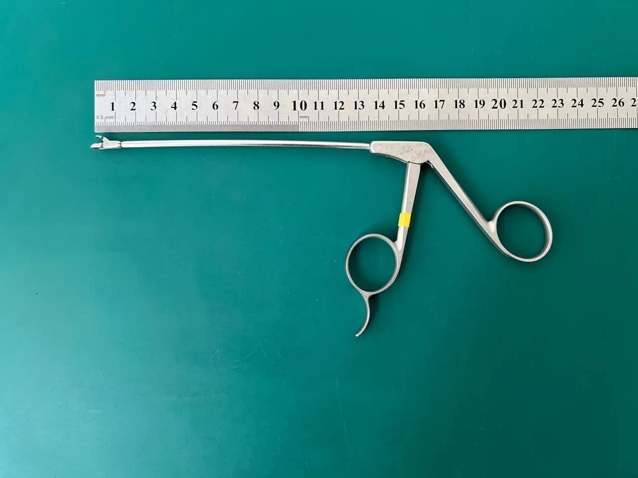 Shutt-Linvatec 4.1002 Shovel Nose Forceps, Straight 3.4mm x 130mm
