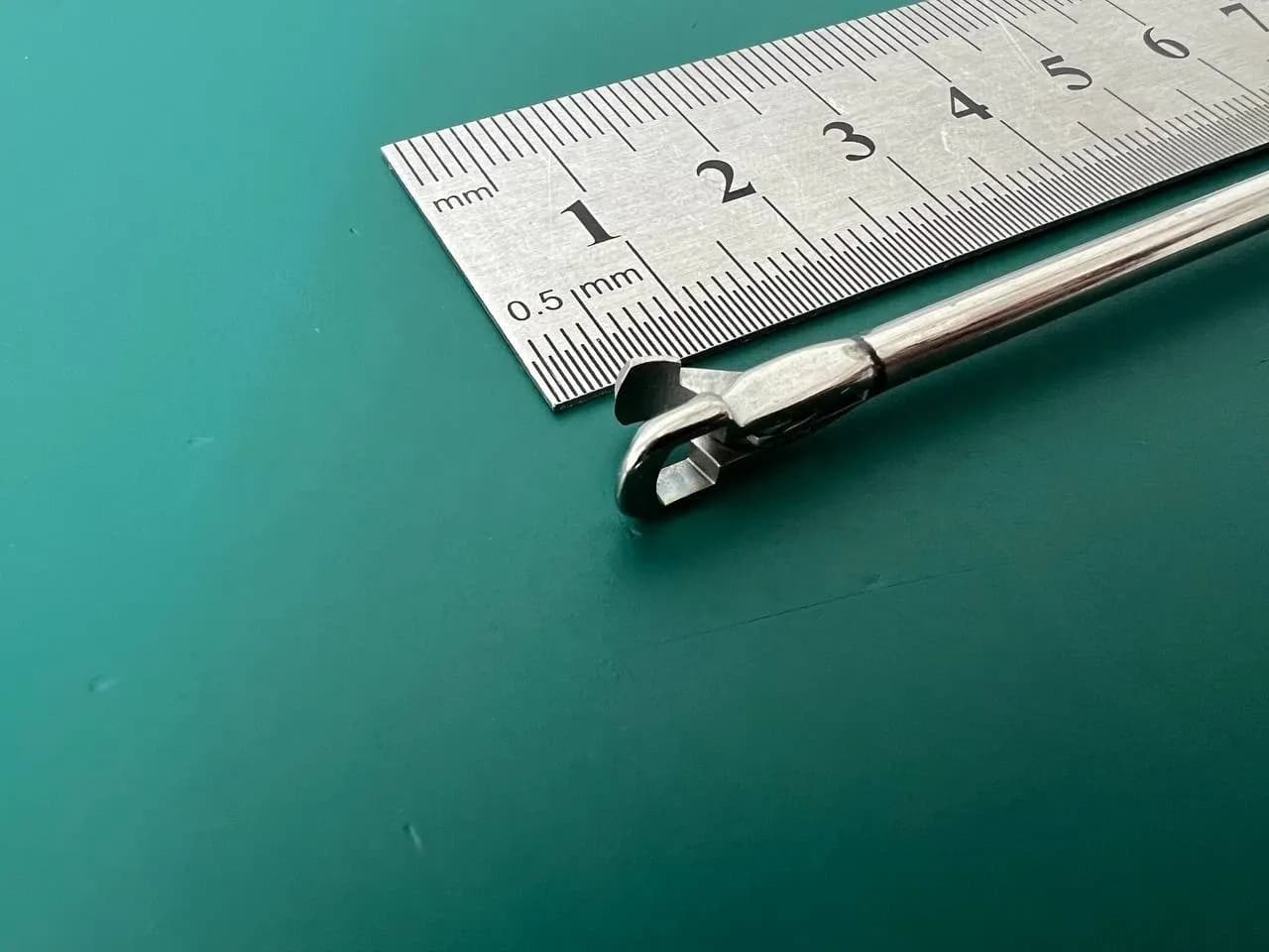 Пінцет Shutt-Linvatec 4.1002 прямий 3.4mm x 130mm