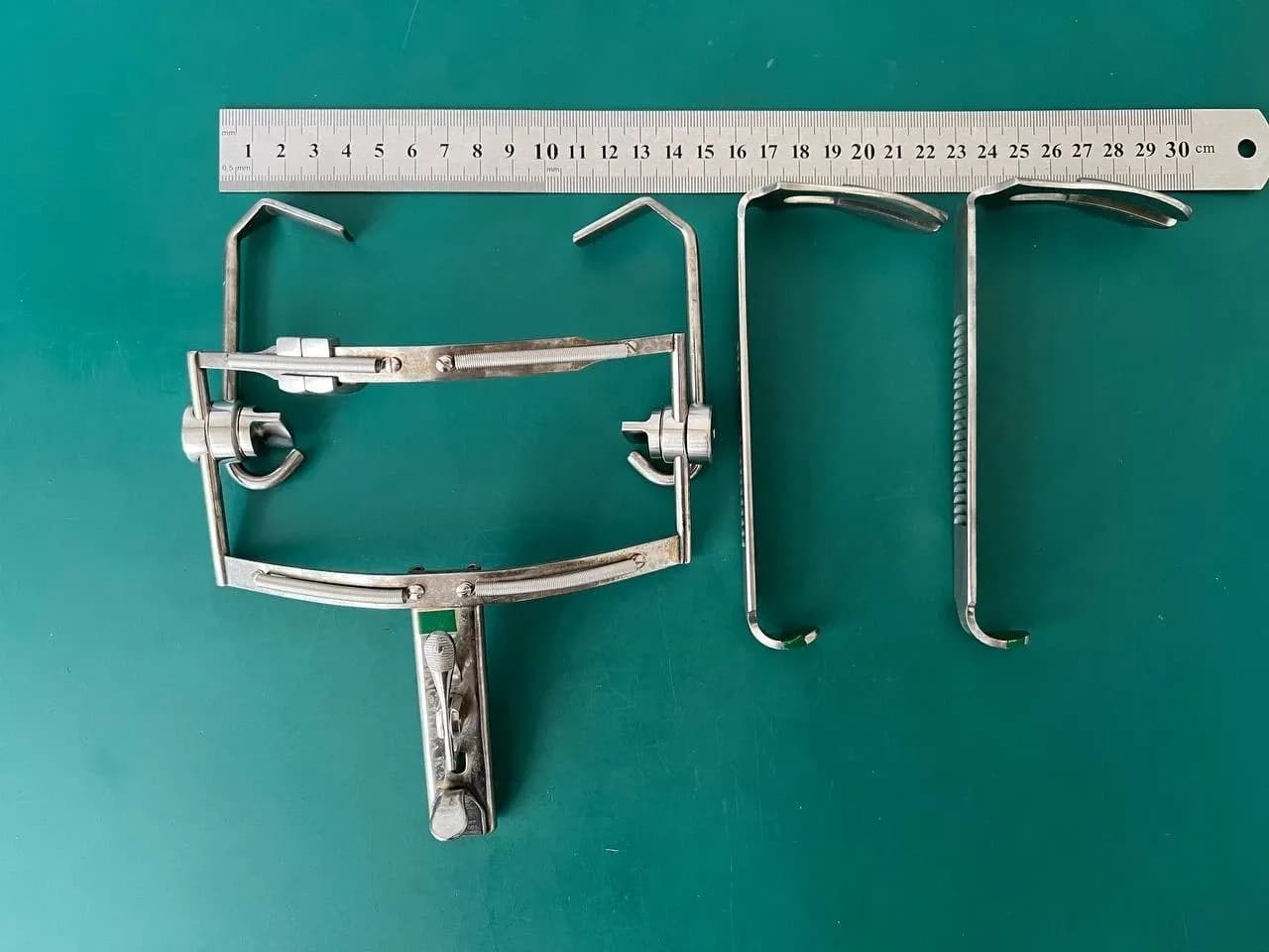 V. Mueller MO130-001 Dingman Mouth Gag Frame, with 2 bkades MO130-002, MO130-003