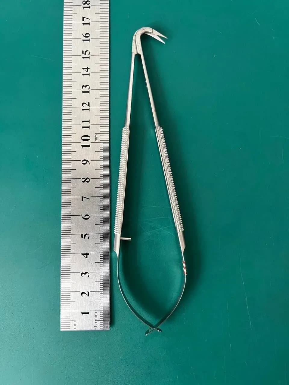 Scanlan 7007-498 Premier Jacobson Micro Scissors, round handle, 125º 16.5 cm