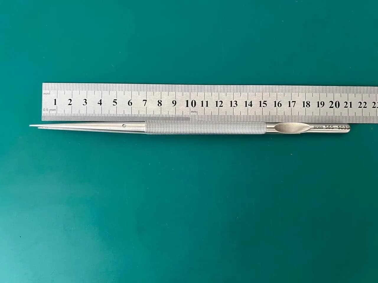 Boss 65-5030 8 1/4″ FineTouch Tissue Forceps – straight w/ platform