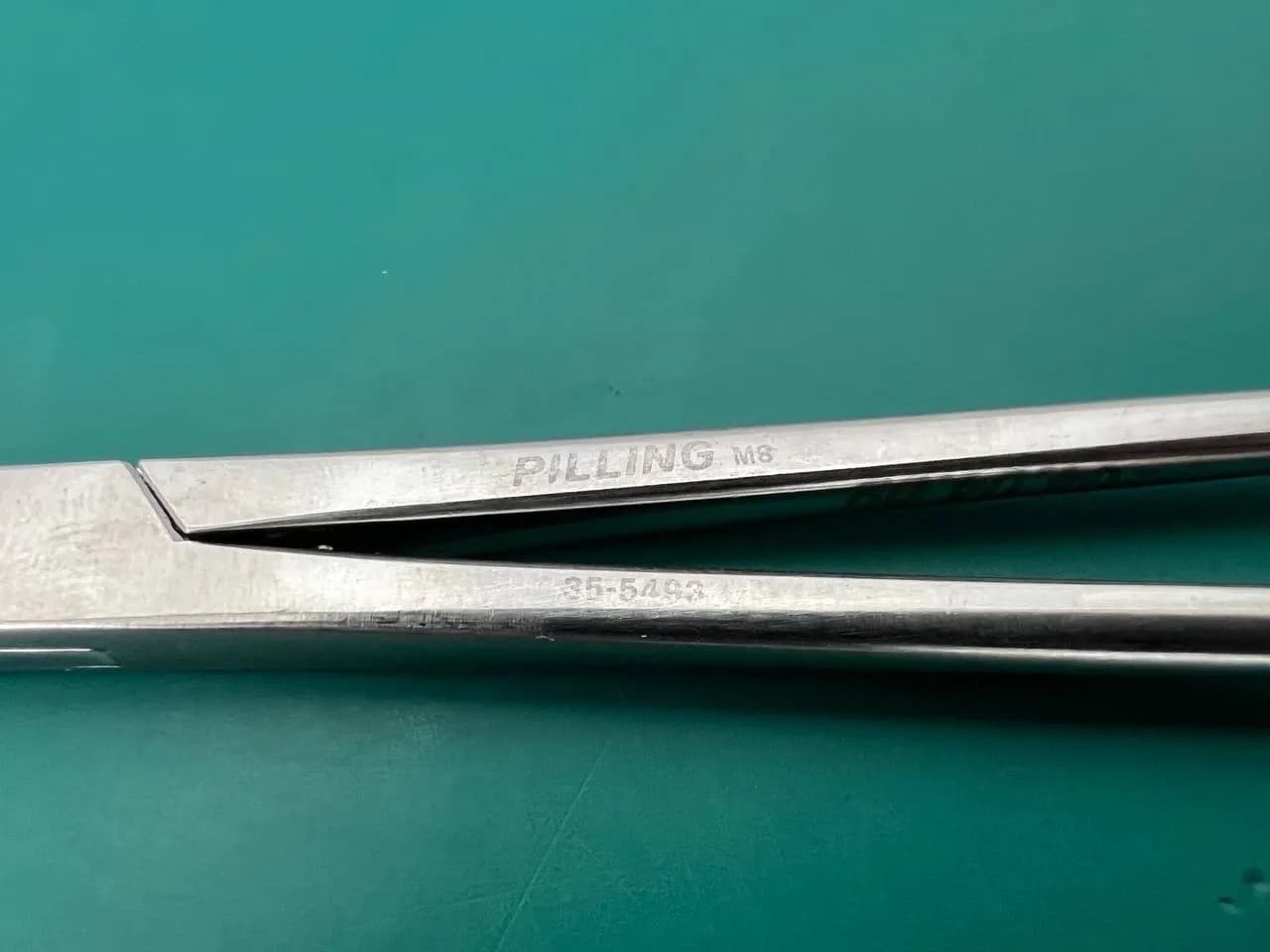 Пінцет тунельний Pilling 35-5493 Hallman, вигнутий, зубчастий, 14 5/8"