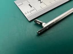 Затискач захоплювальний Linvatec 16.1001, прямий, без храповика, 130mm 2.75mm