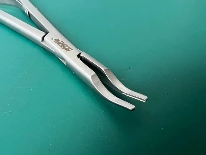 Weck HORIZON 237111 Clip Applier Forceps Medium curved 27cm