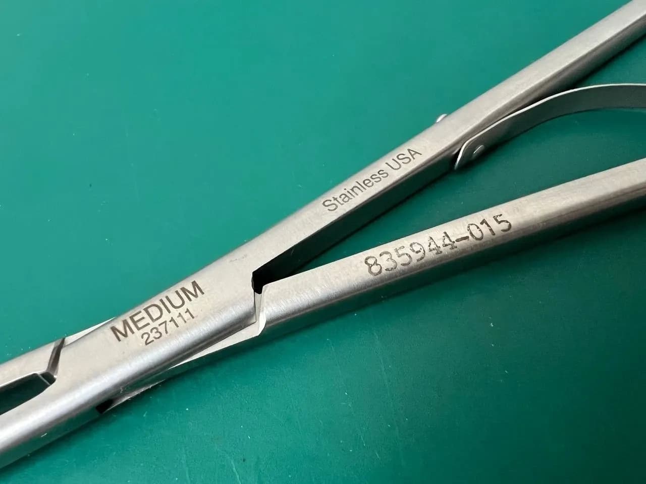 Weck HORIZON 237111 Clip Applier Forceps Medium curved 27cm