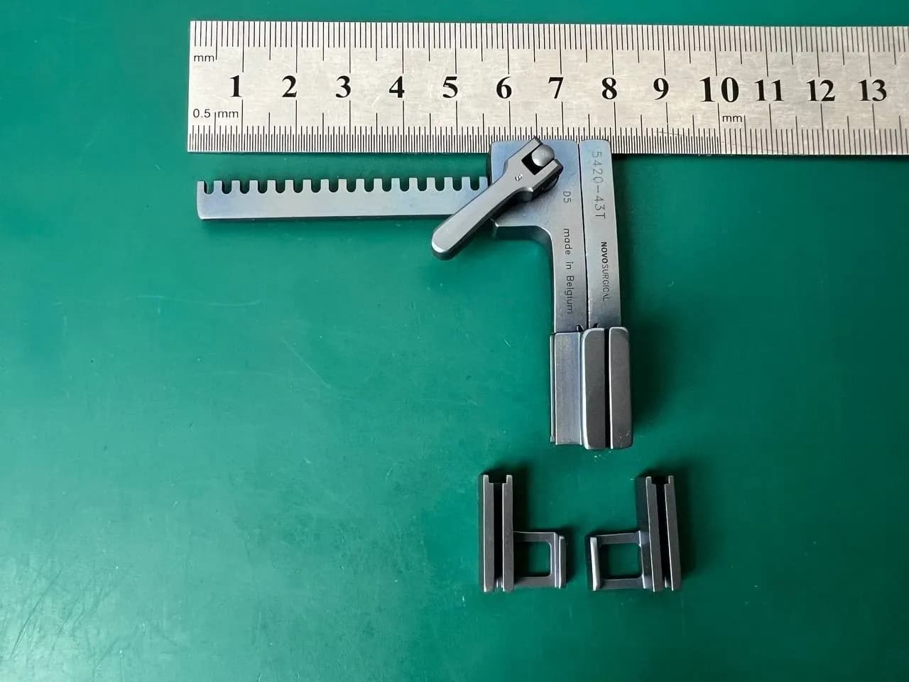 Novosurgical 5420-43T Pediatric Sternal Retractor, Titanium