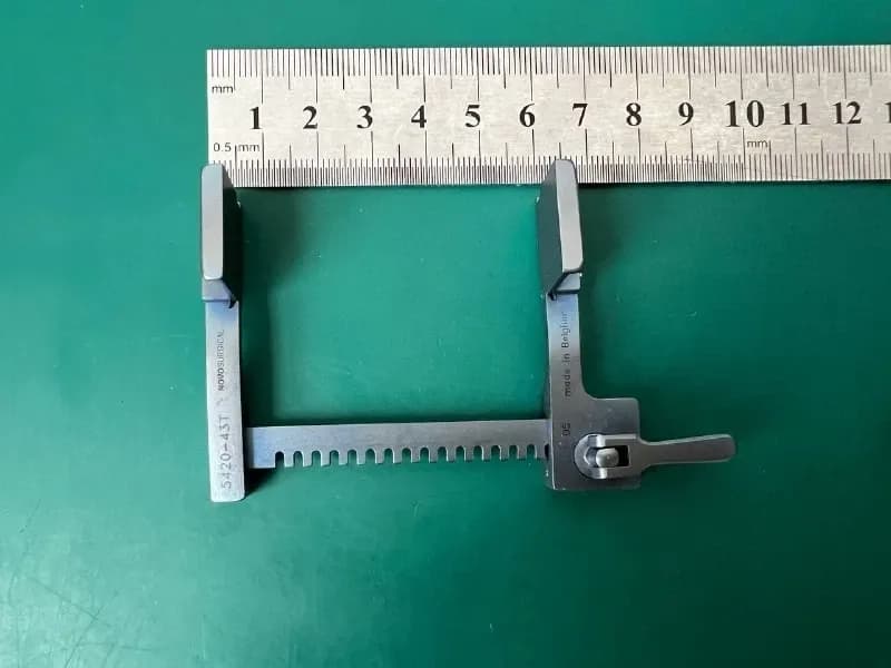 Novosurgical 5420-43T Pediatric Sternal Retractor, Titanium