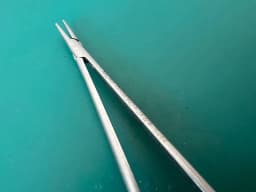 Snowden&Pencer 5494 CASTROVIEJO Delicate Needle Holder, micro diamond jaw