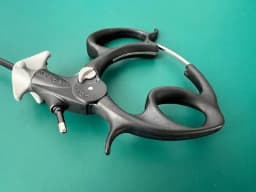 Атравматичний затискач R.Wolf 8393.195 ERAGON, подвійної дії, 5 мм, 330 мм