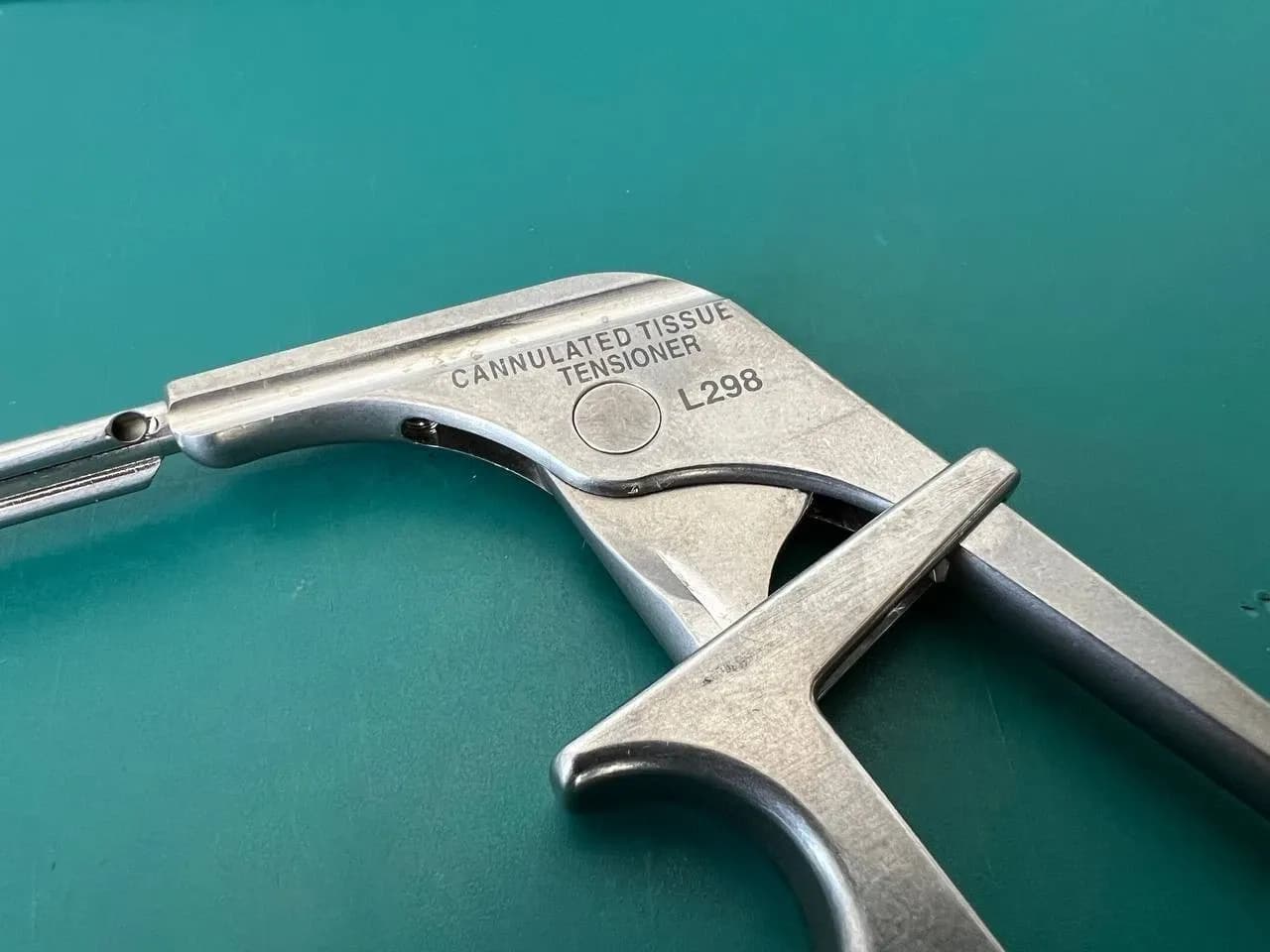 Acufex Cannulated Tissue Tensioner 014779
