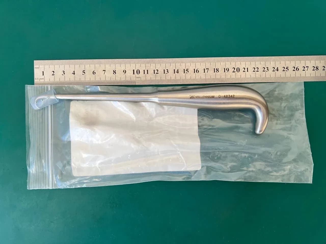 Millennium 0-48342 Bone Hook, Small, 6mm, hook Depth 9mm 230mm