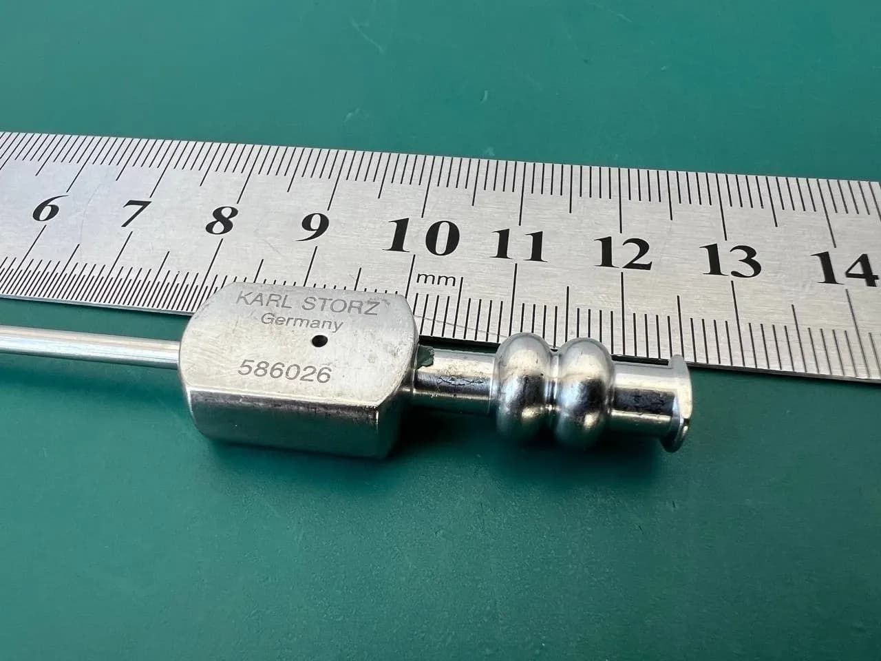 Антральна канюля Karl Storz 586026 Eiken, довга, вигнута, Luer Lock, 2.5 мм x 12.5 см