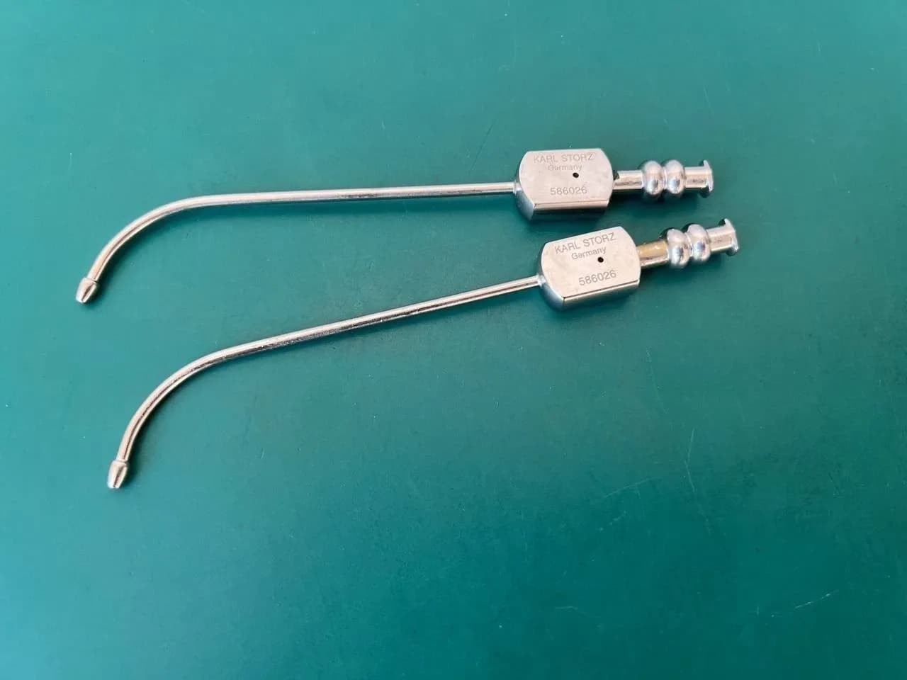 Антральна канюля Karl Storz 586026 Eiken, довга, вигнута, Luer Lock, 2.5 мм x 12.5 см