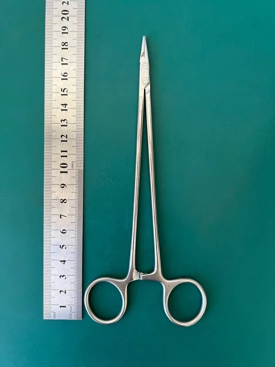 Scanlan 6006-32 Micro Needle Holder, Diamond Dust Jaws, 7.25"