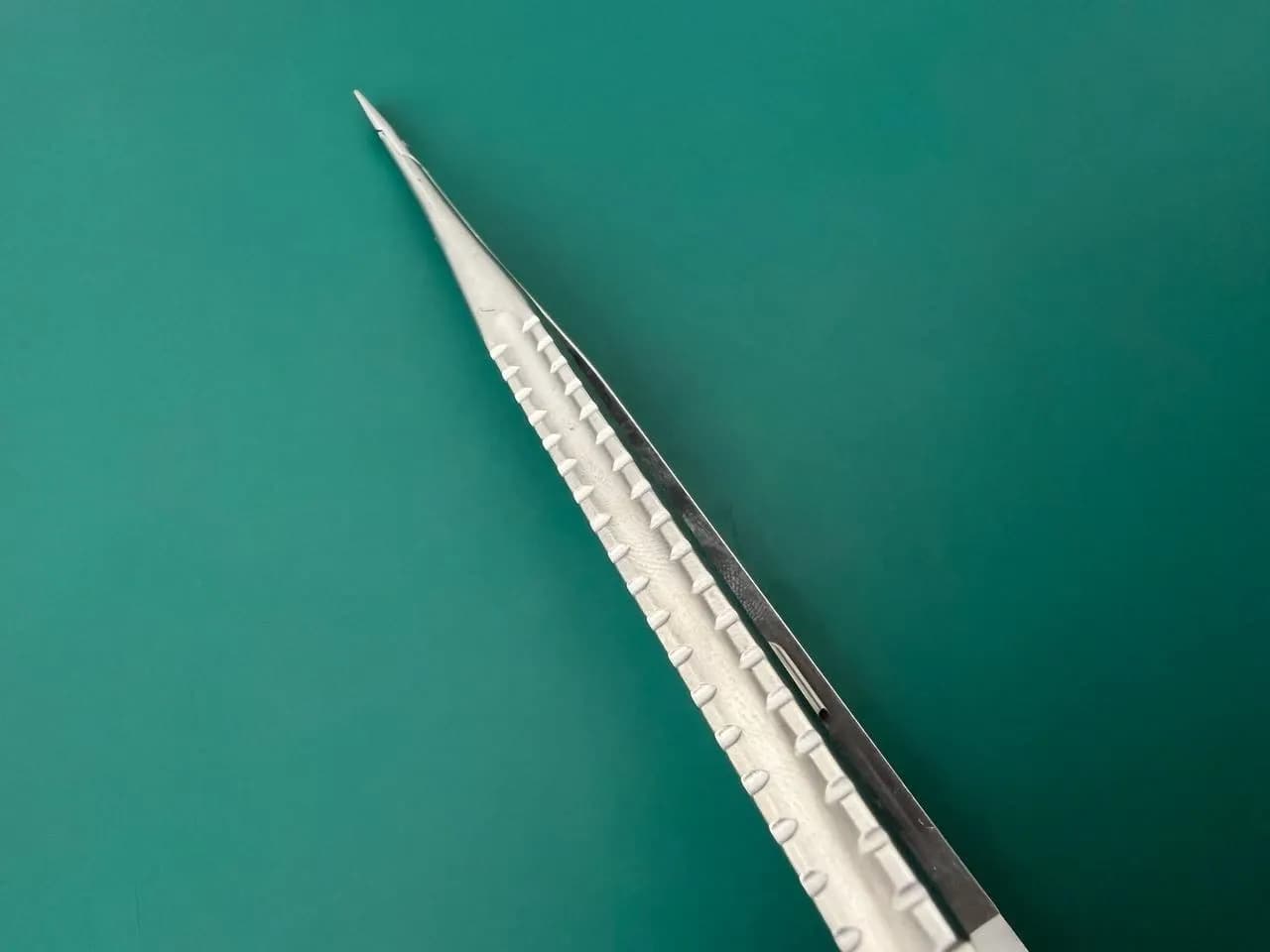 Aesculap FD048R Micro Needle Holder, straight, 200 mm (7 7/8")