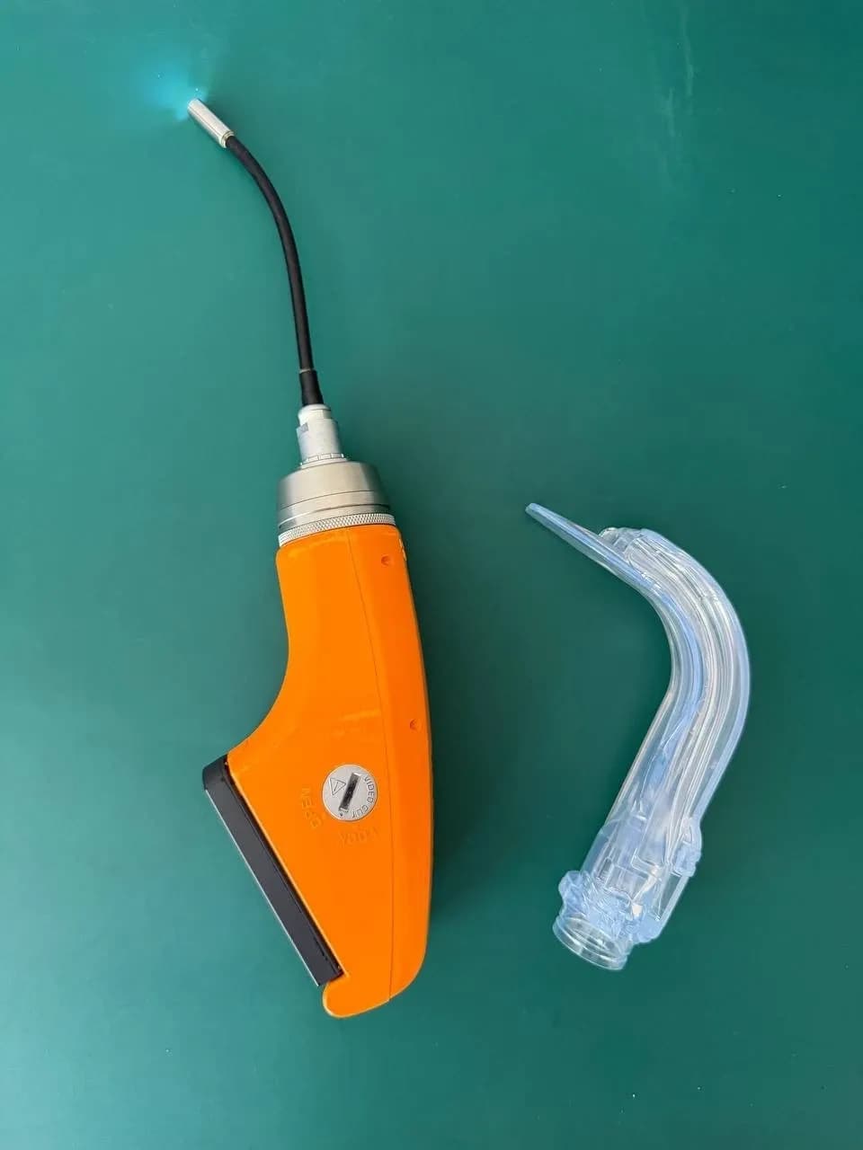 Pentax AWS AWS-S100 Laryngoscope Video Intubation Laryngoscope with accessories
