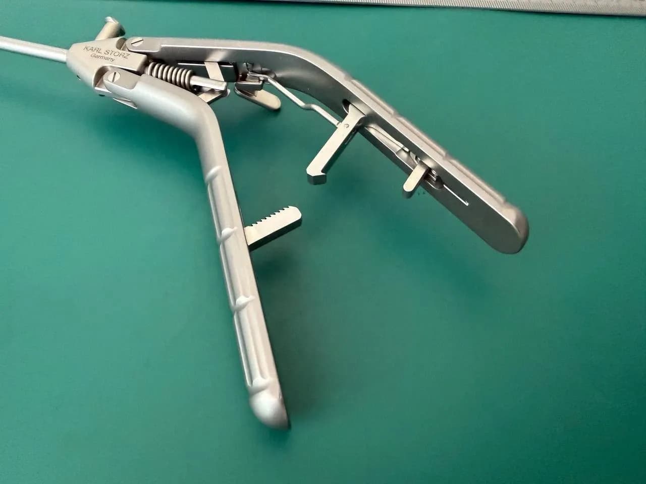 Karl Storz 26173 KPR Macro Needle Holder, 5mm, 33cm Curved Right