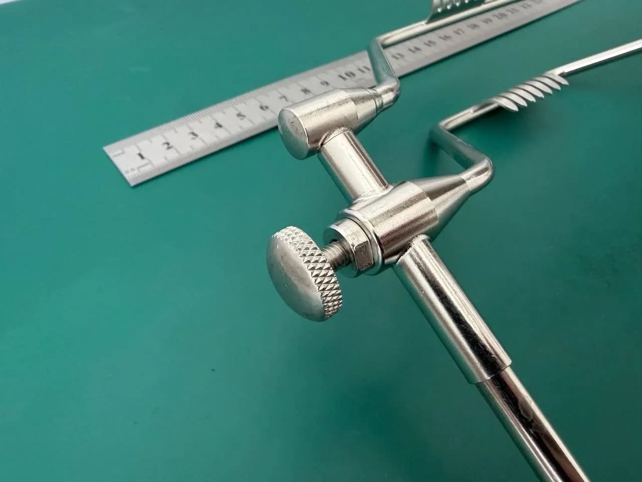 Pilling Weck 485265 Mahorner Thyroid Retractor 7 Sharp Prongs 9" (23cm)