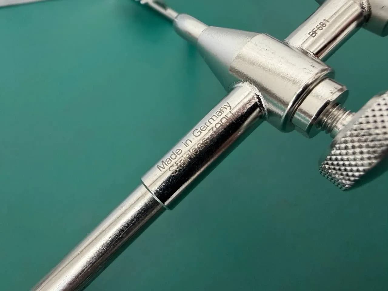 Pilling Weck 485265 Mahorner Thyroid Retractor 7 Sharp Prongs 9" (23cm)