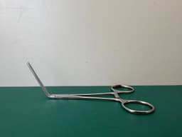 Судинний затискач SCANLAN 2002-236 Baby, губки під кутом 60°, 5-1/4″ (13.5 см)
