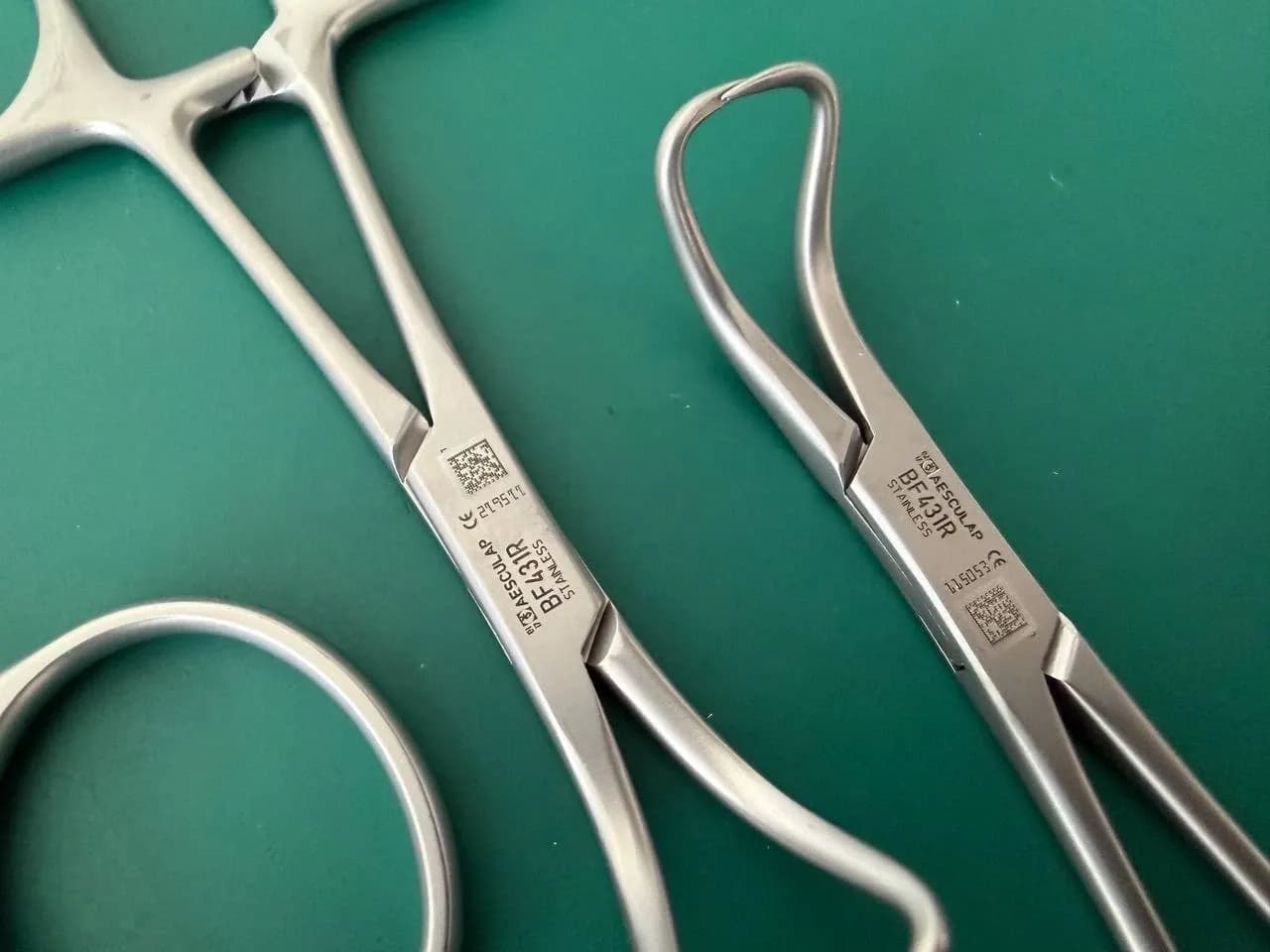 Lot of 30 Aesculap Towel Clamps, BF433R, BF431R