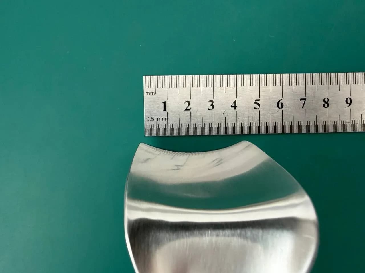 Symmetry 23-4505 Richardson Retractor, 2 1/2 in Deep, 1 5/8 in Wide