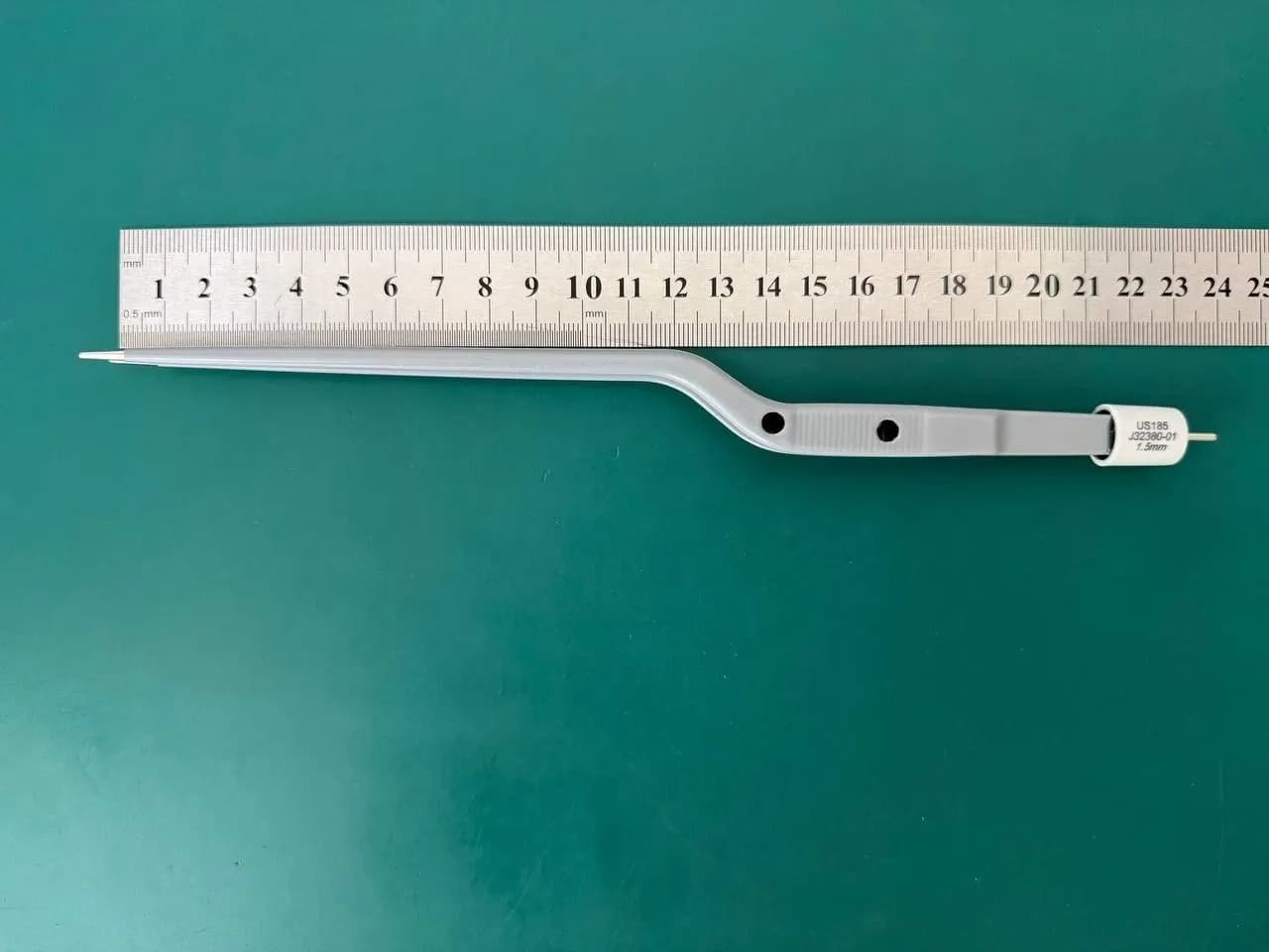 Aesculap US185 Bayonet Bipolar Coagulation Forceps 1.5mm tips, 215 mm, 8 ½"