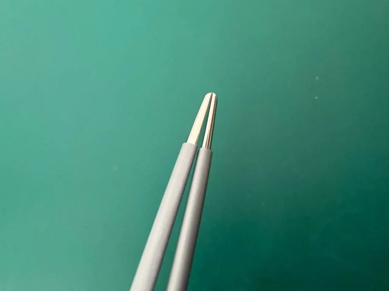 Aesculap US185 Bayonet Bipolar Coagulation Forceps 1.5mm tips, 215 mm, 8 ½"