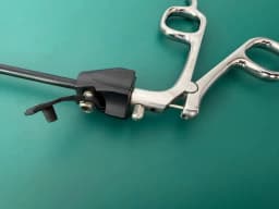 Затискач Snowden-Pencer 90-5018 DeBakey Diamond-Line, 15-1/4″