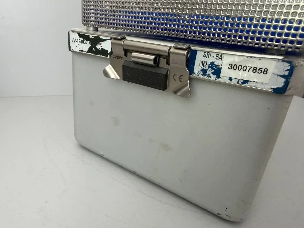 Aesculap Sterilization Case JN091, JF282R Basket with silicone mat