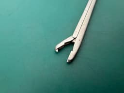 Пінцет для дискектомії Codman 80-1654 Williams 2 мм 5-1/2″