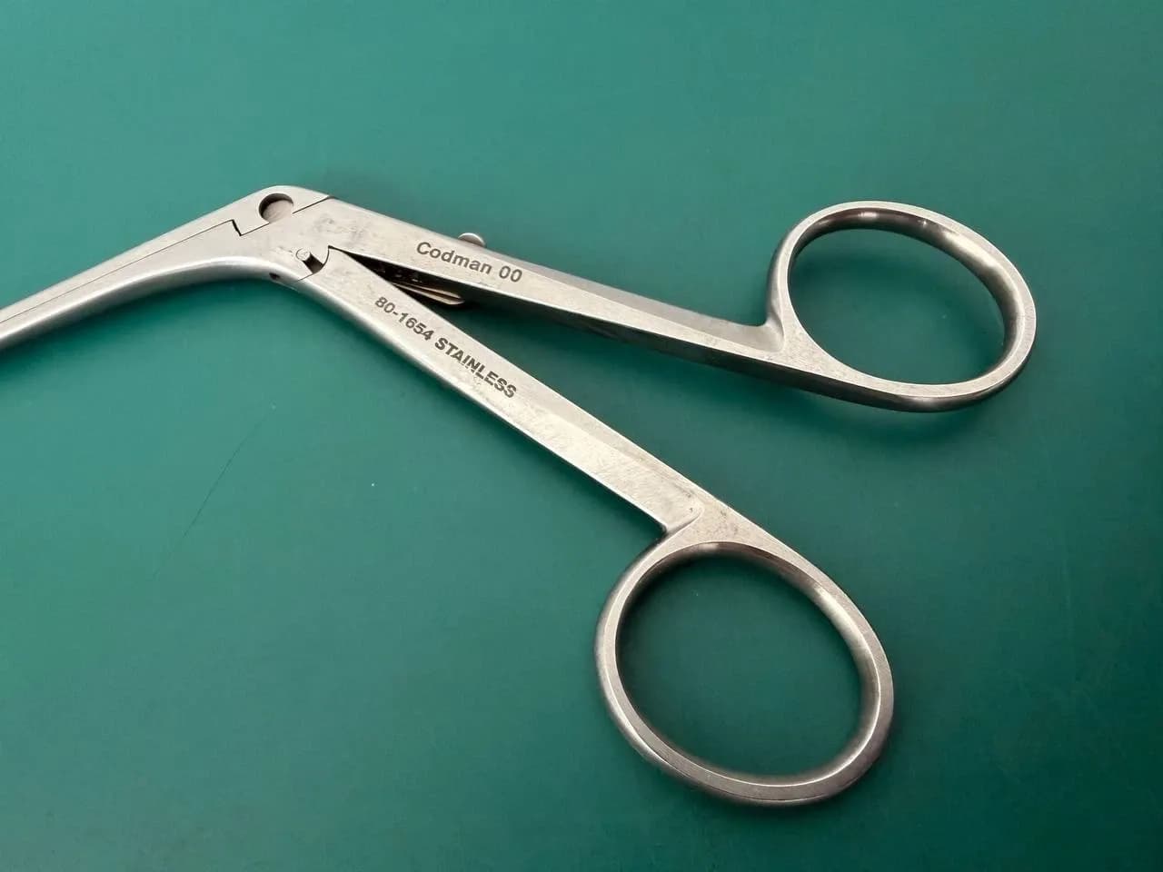 Пінцет для дискектомії Codman 80-1654 Williams 2 мм 5-1/2″