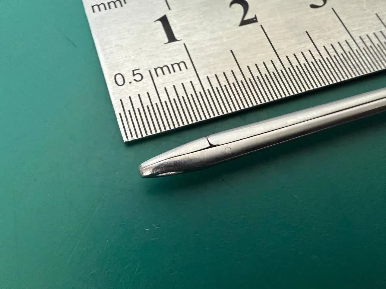 Пінцет дитячий Jarit 440-150 Strumpel з прямою фенестрованою браншею, 105 mm