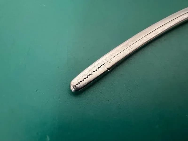 Пінцет тягнучий Codman 30-2540 Carroll, 4 3/5″